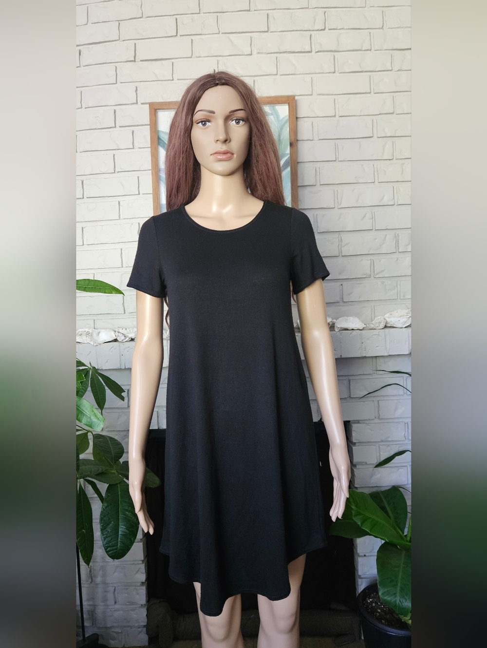 Aritzia Wilfred Free Classic Black Short Sleeve Swing Dress
